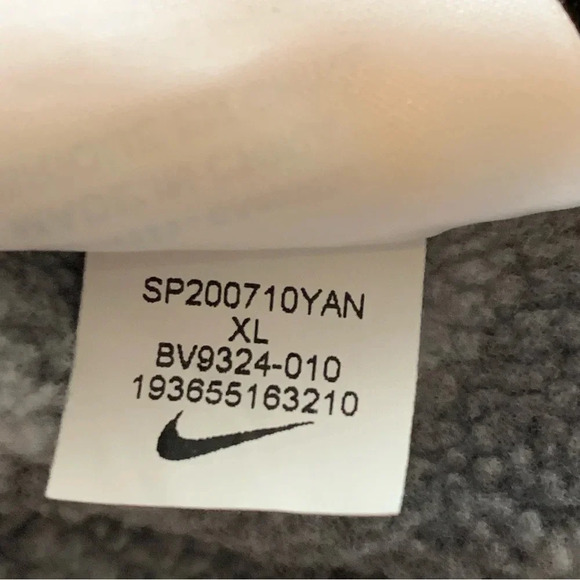 Nike Therma Exploration Black Floral Hooded Jacket Full Zip XL Rare HTF - Picture 15 of 16